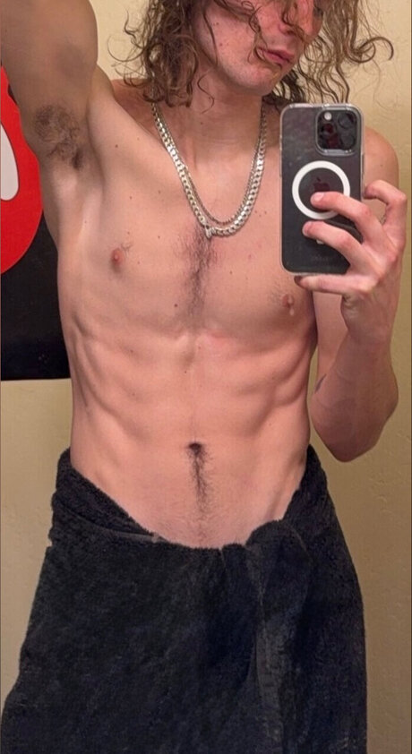 u175267180 onlyfans strip tease