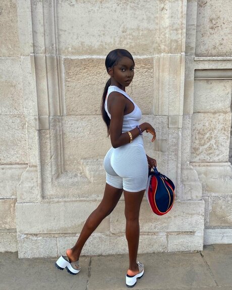 Lovelexxamaria naked onlyfans pics