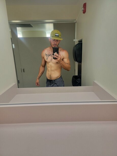 Carlos E nsfw onlyfans