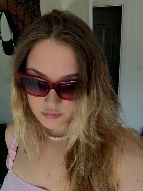 karinaa_ onlyfans tits