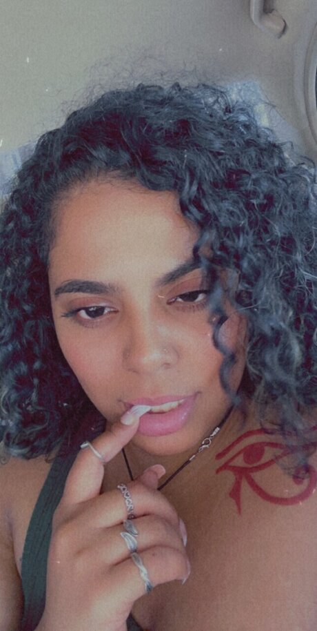 adoseofaaliyah onlyfans porn leaks