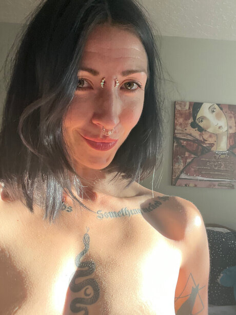 LittleMissMagik onlyfans model