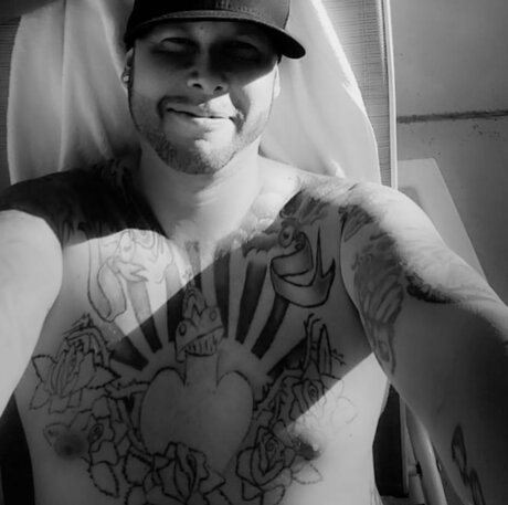 Timothy Castro is on onlyfans