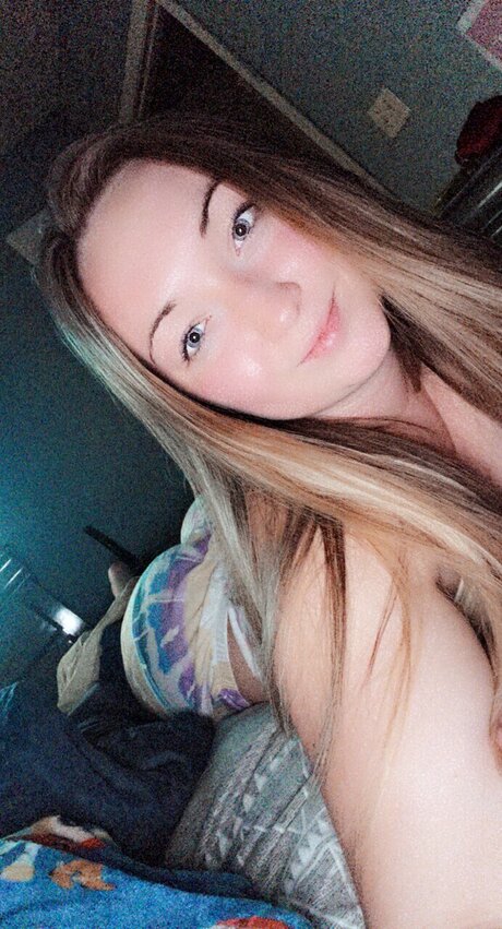 PrettyBitch only fans pictures