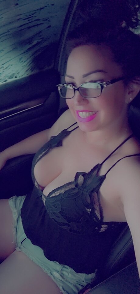 SweetLipsShhh onlyfans model photos