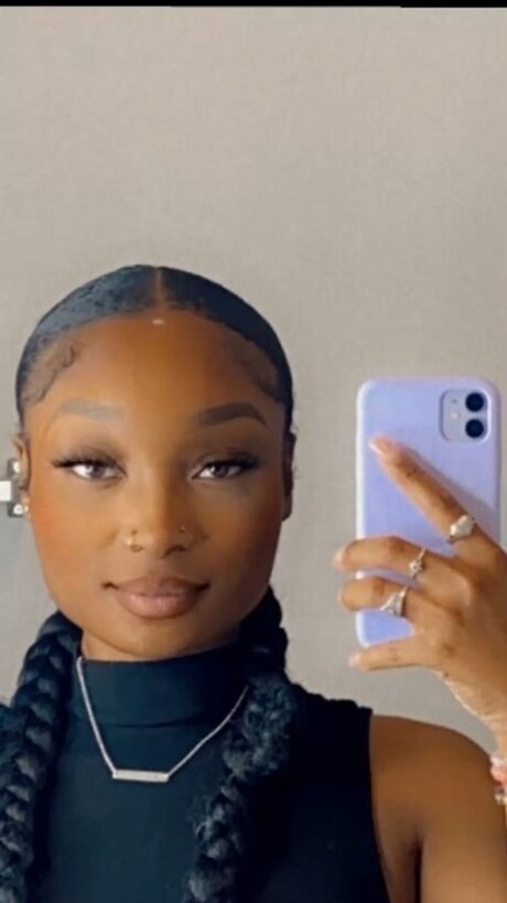 Nakavia B only fans pictures