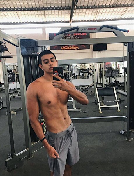 Adonai Ugaz onlyfans nudes