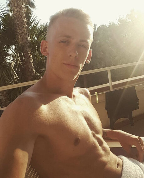 Ikarus 95 porn onlyfans