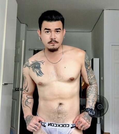 Nirut9 only fans nude