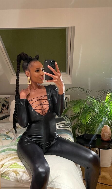 Kindle Wraps onlyfans tits