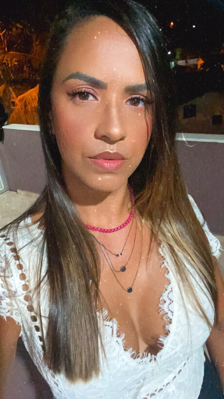 Elaine Azevedo only fans nude