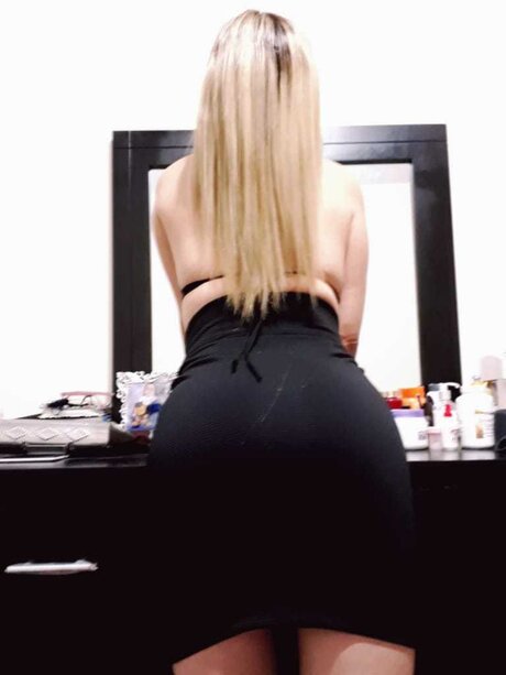 MAFER LOPEZ onlyfans model photos