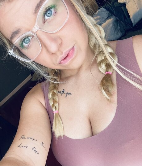 lexx xoxo onlyfans naked pics