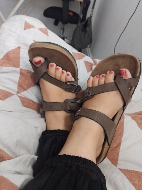 Naughty feet123 xxx onlyfans