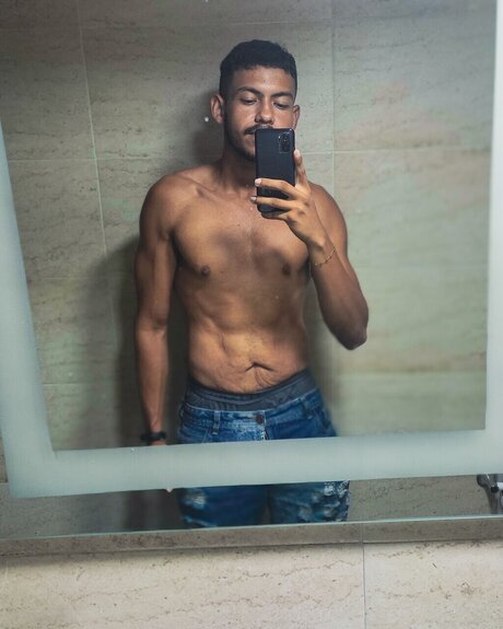 Andr s Lara only fans leaks