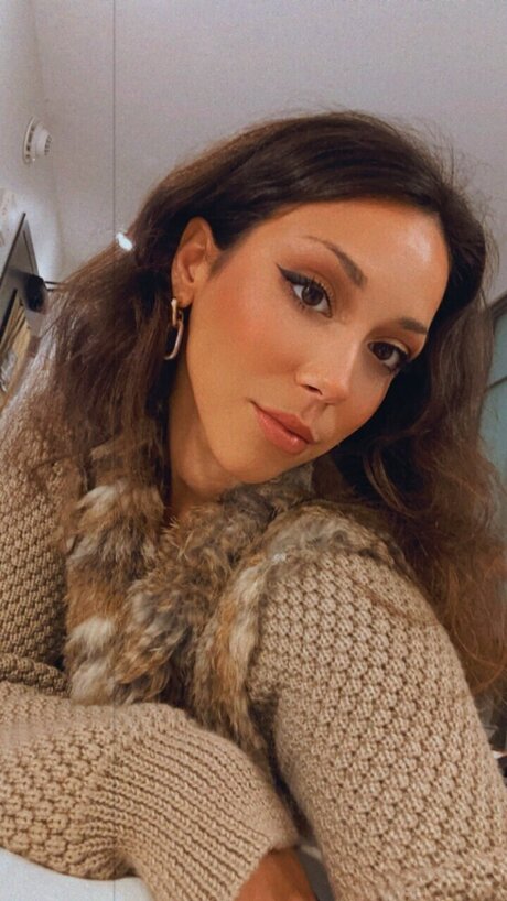 PrettyGirl NeckCracks xxx onlyfans