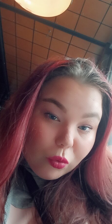 EmiliaAle onlyfans content