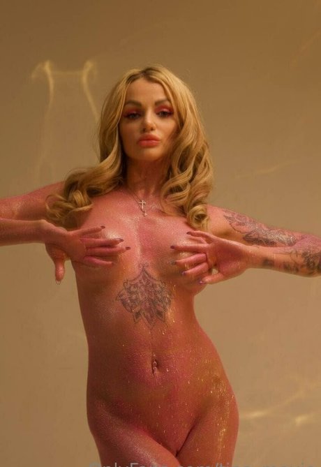 wow sexyti onlyfans model photo