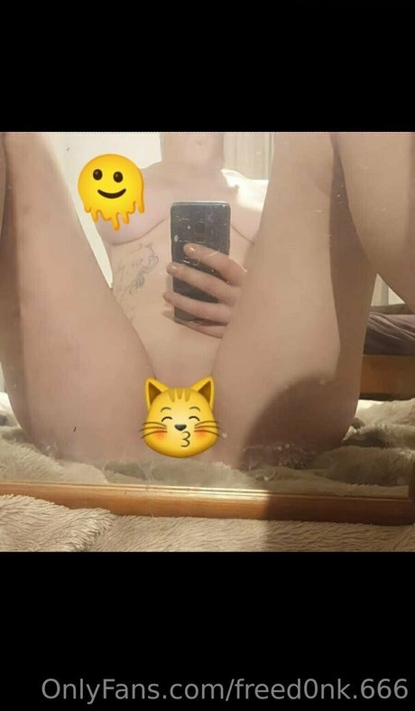freed0nk 666 onlyfans topless