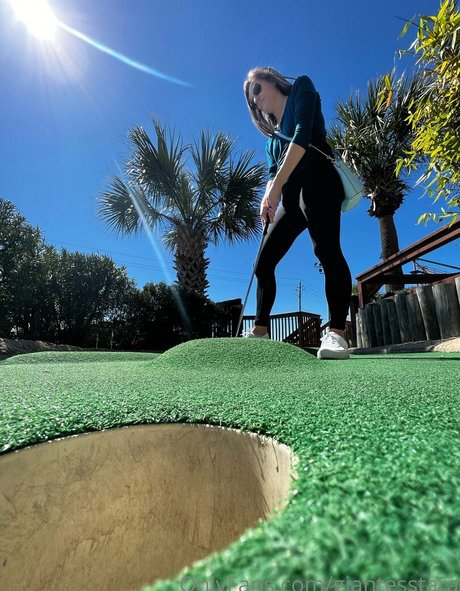 giantesstara only fans leaks porn