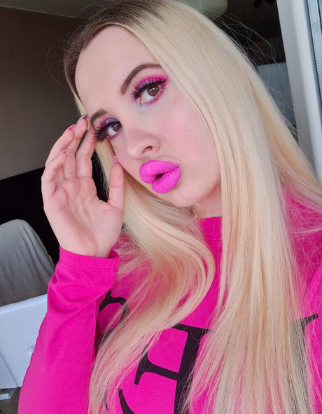 vivianroseofficial Profile pic