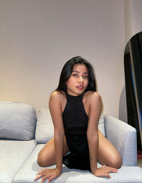 petiteasianchaya onlyfans naked