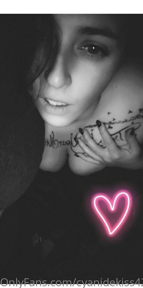 cyanidekiss420 onlyfans pictures