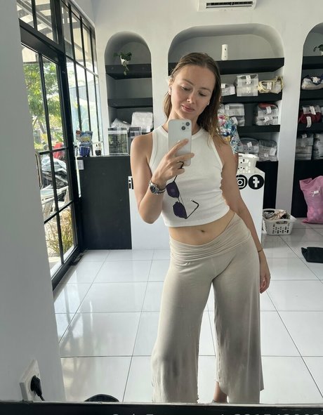 whitewee onlyfans tits