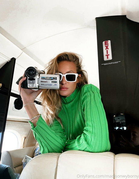 lucy love98 onlyfans leak free