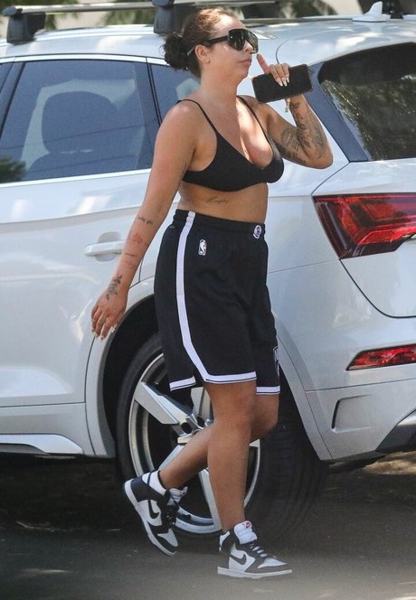 Jesy Nelson onlyfans leak porn