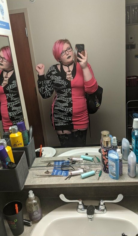 emopink69 desnuda onlyfans