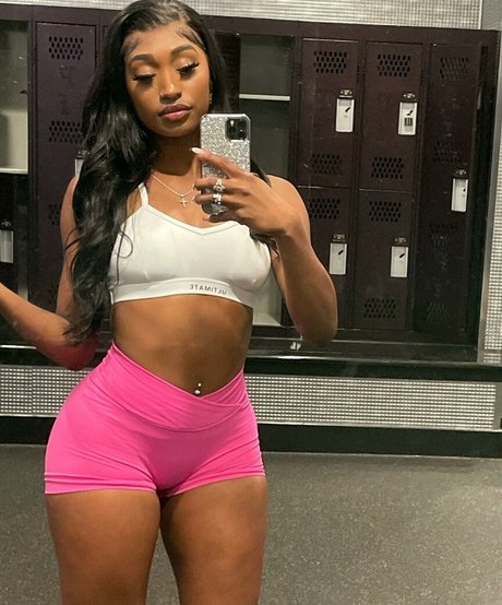 ItsTavvi nude onlyfans porn