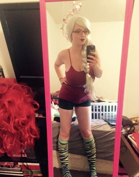 Calliope Rossi onlyfans striptease