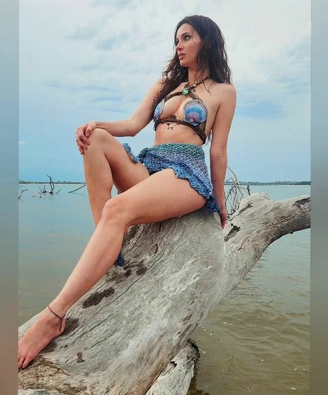 Alyson Tabbitha only fans pictures