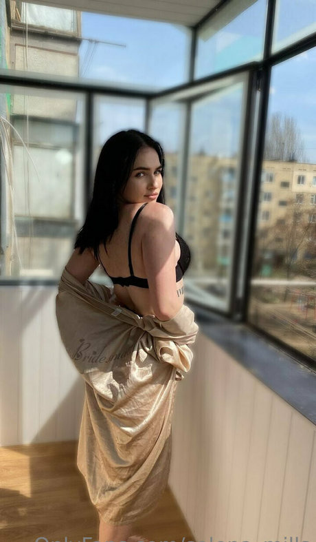 selena mills onlyfans x