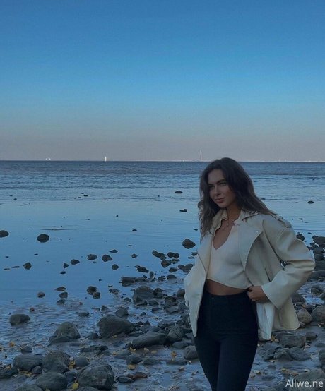 allwene free hot onlyfans