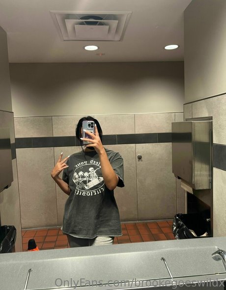 brookegoeswildx leak onlyfans nude