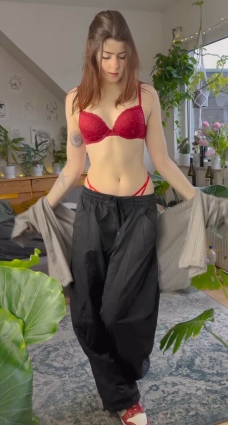 Leonie Busse onlyfans public photos