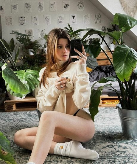 Leonie Busse desnuda onlyfans