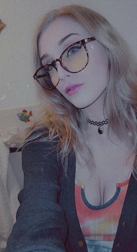 savingmyinsanity nude leaks onlyfans