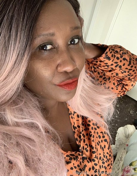 madam___caramel strip onlyfans