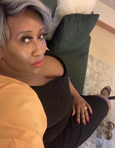 madam___caramel onlyfans leaked