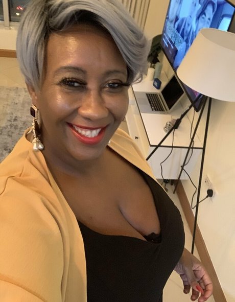 madam___caramel onlyfans leakes