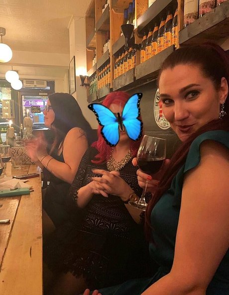 madam___caramel onlyfans ass