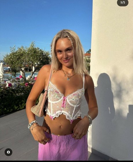 Misha Grimes onlyfans photos