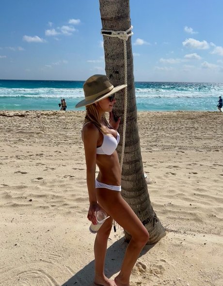 Bella Thore only fans.