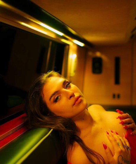 Mae Muller onlyfans strip