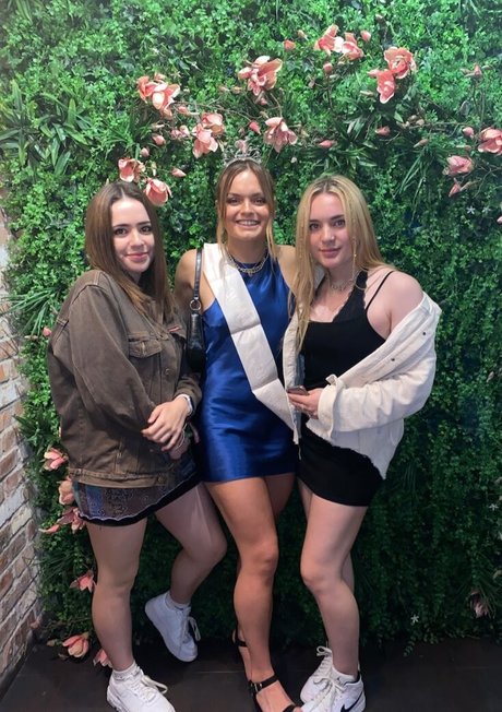 Lauren Lindsay onlyfans pics leaked