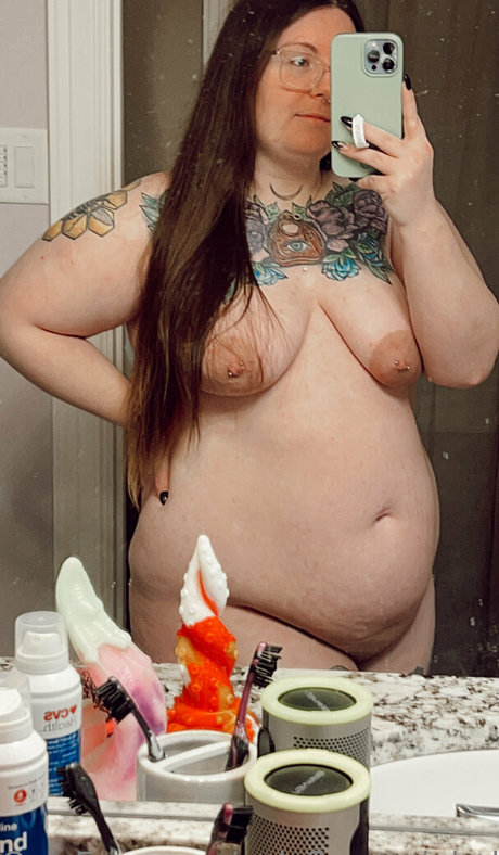 onlyflowersinhell onlyfans creator