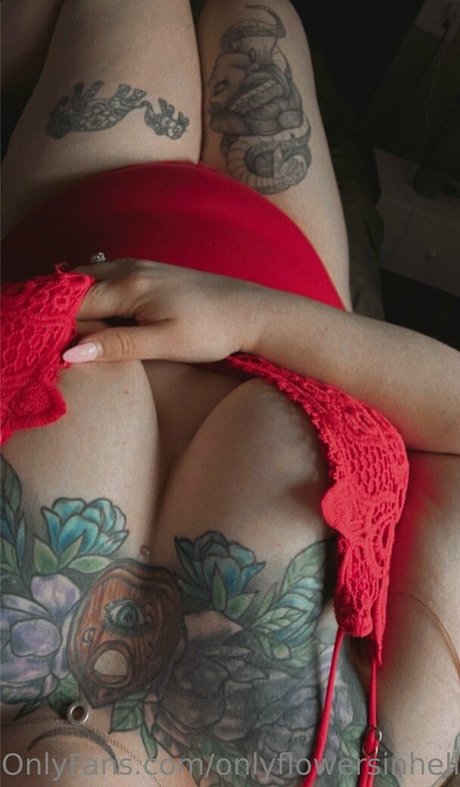 onlyflowersinhell onlyfans leaked tits